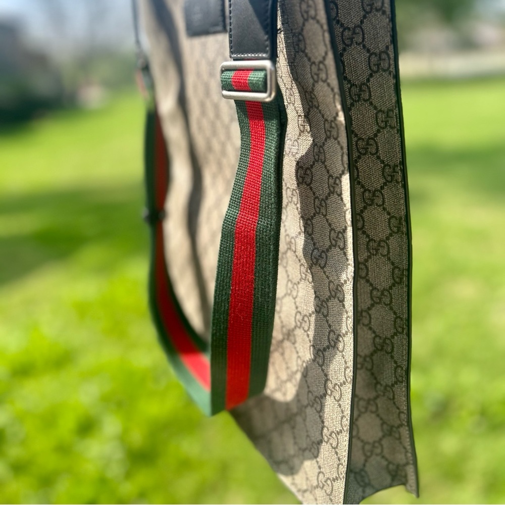 Soft GG Supreme Monogram Web Vertical Tote Bag - Picture 3 of 9